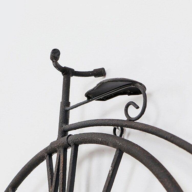 Design clock in the shape of a bicycle Bike