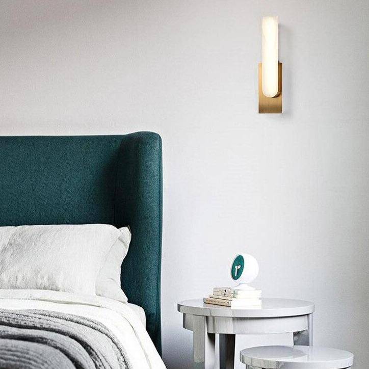 Applique murale design LED allongée avec abat-jour en marbre arrondi