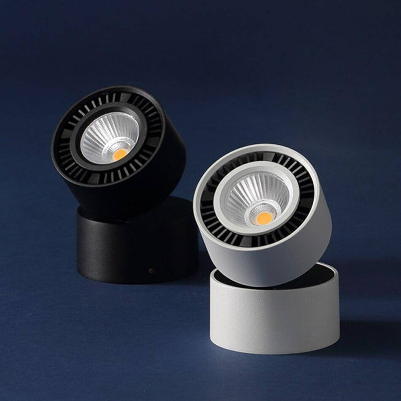 Foco LED redondeado con rotación de 360°.