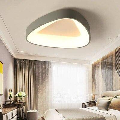 Lámpara de techo LED triangular redonda para pasillos