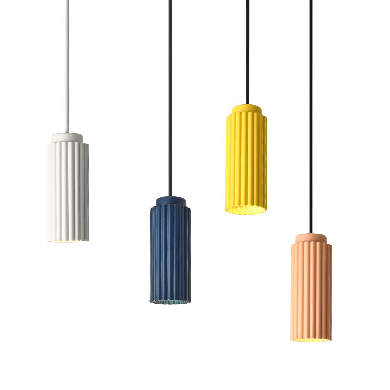 Suspension moderne LED avec abat-jour en tube coloré Kinna