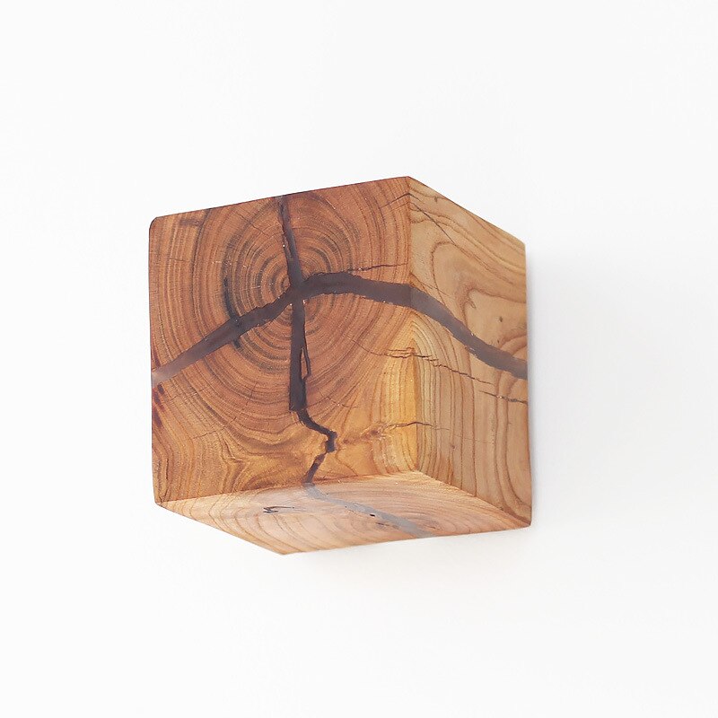 wall lamp Scandinavian LED wall cube in wood Lymena