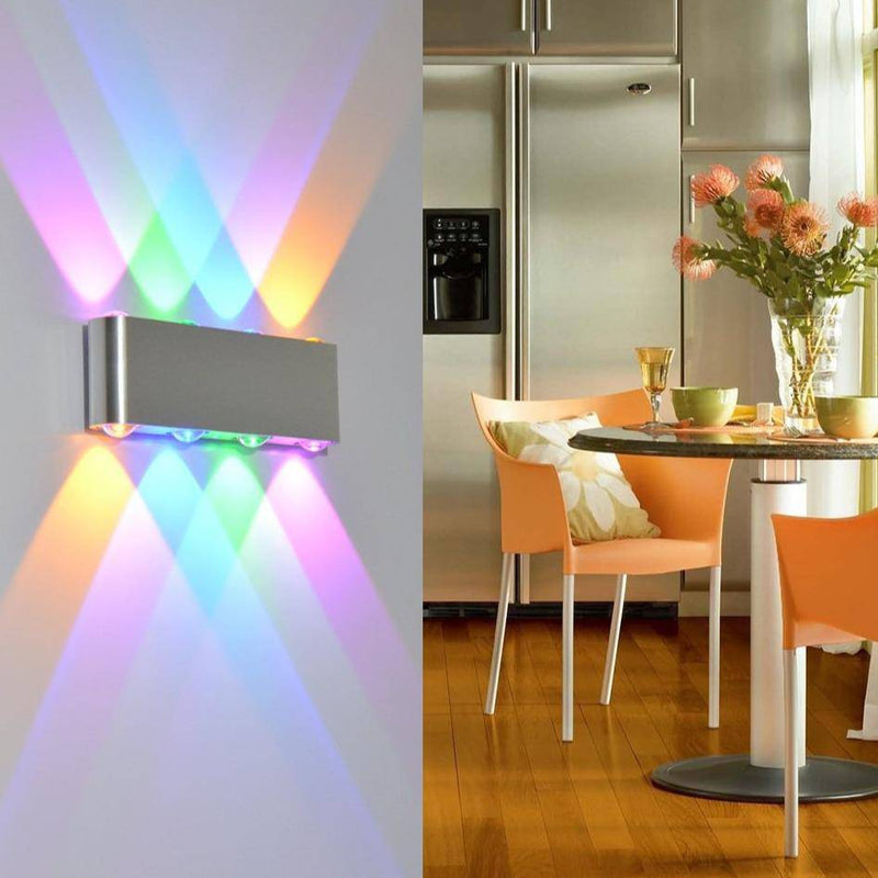 Lámpara de pared cromada con LED de color Sconce