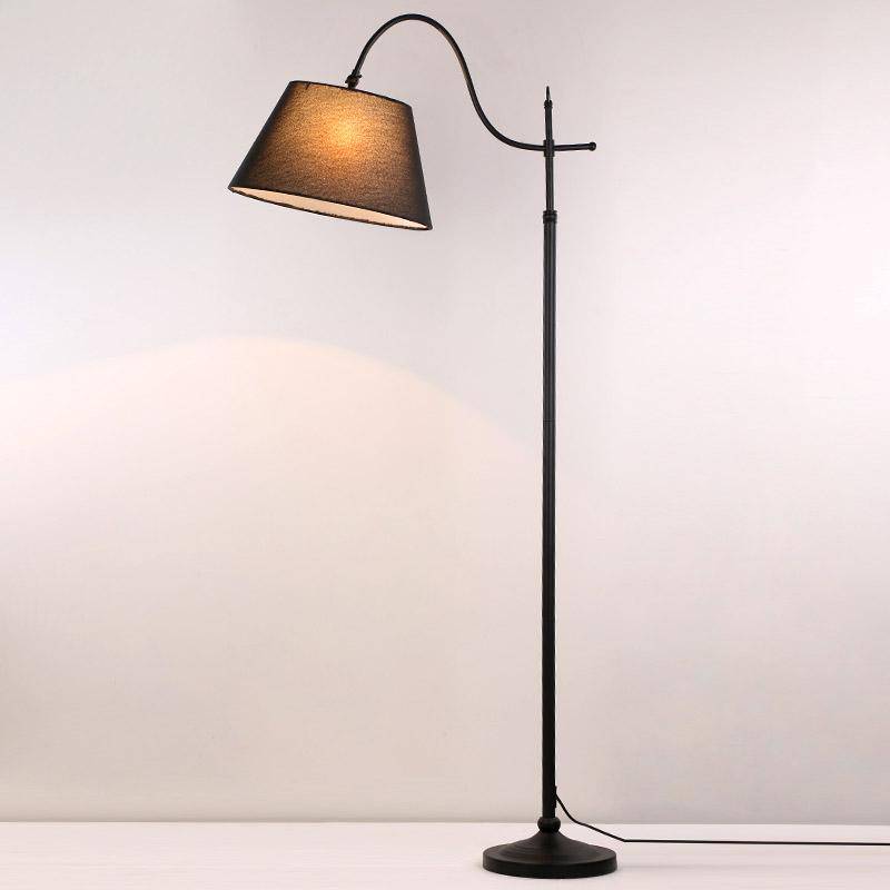 Lampadaire rustique à LED avec abat-jour en tissu