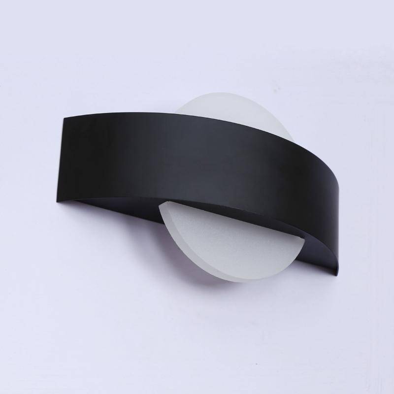 Aplique design LED curvado con bola de cristal Interior (blanco o negro)