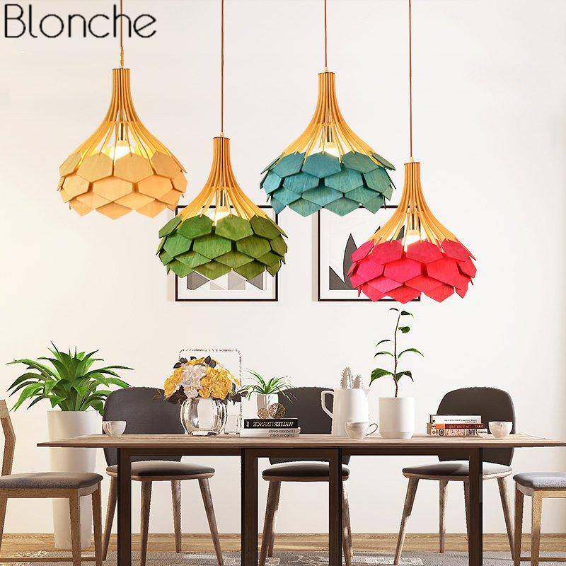 Pendant light in wood and coloured petals Wooden 