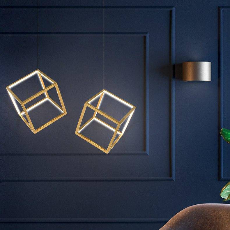 Suspension design à LED en forme de branches de cube dorée