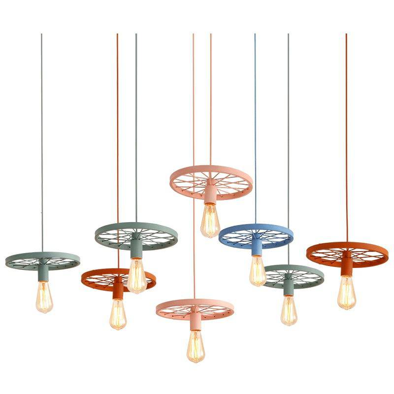 Design Retro pendant light with wheel shape in metal