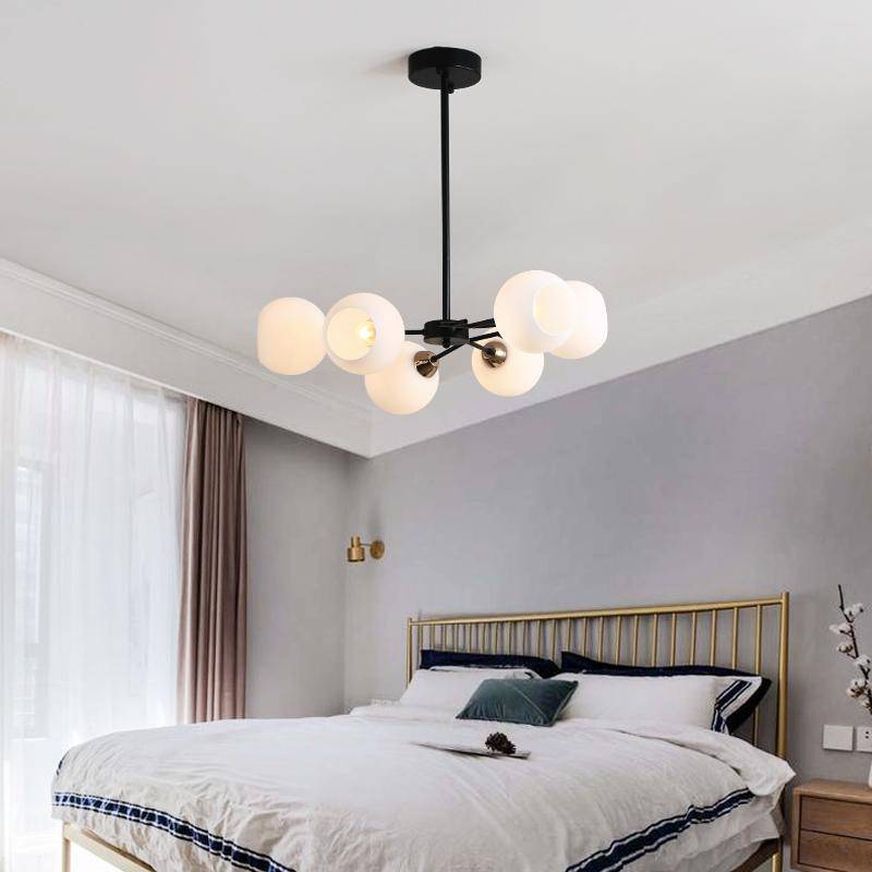 Lustre industriel avec plusieurs boules de verre Foyer