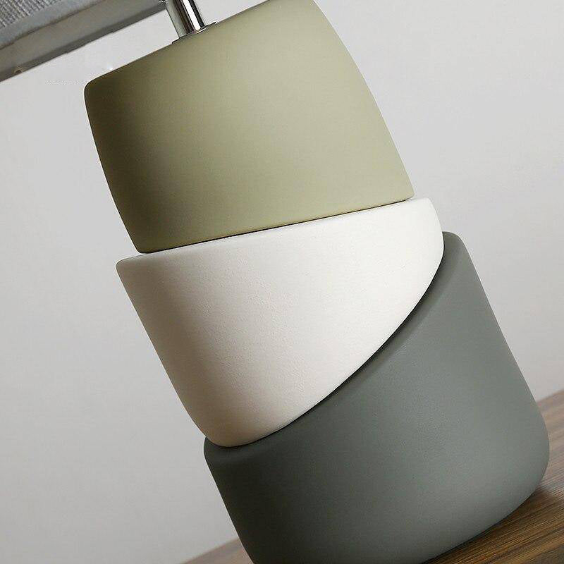 Lámpara de cabecera de cerámica design con pantalla de tela