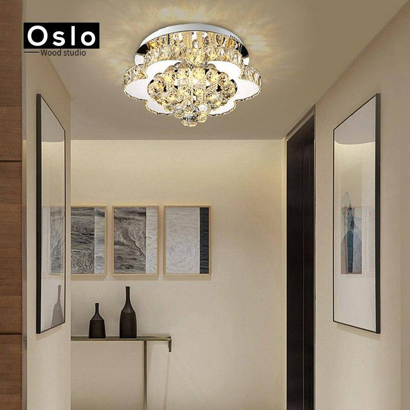 Flower-shaped LED ceiling lamp in crystal