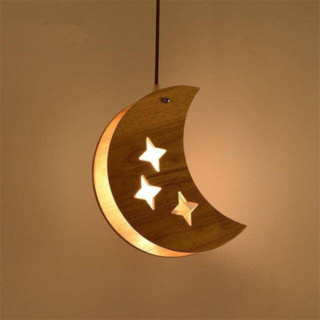 Lámpara de suspensión Estrellas LED y lunas de madera