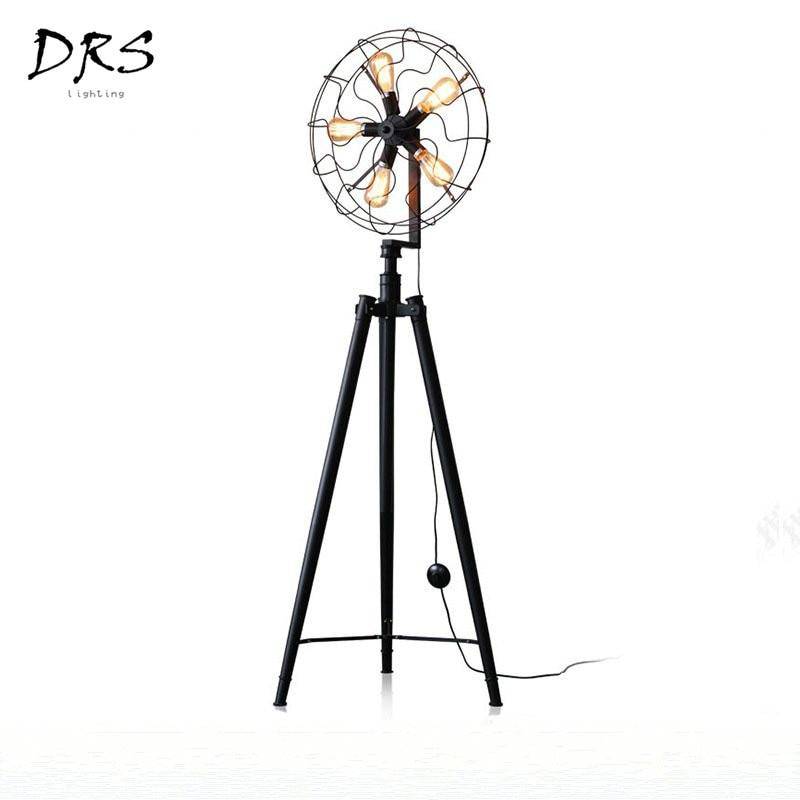 Lampadaire tripode style industriel avec 5 lampes dans cage