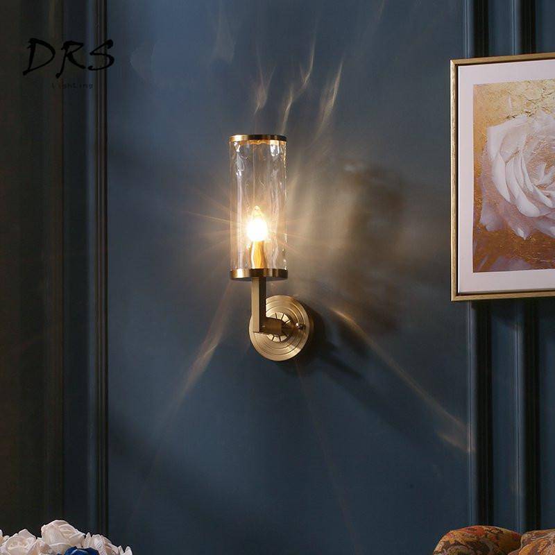 Applique murale doré avec abat-jour en verre cylindrique