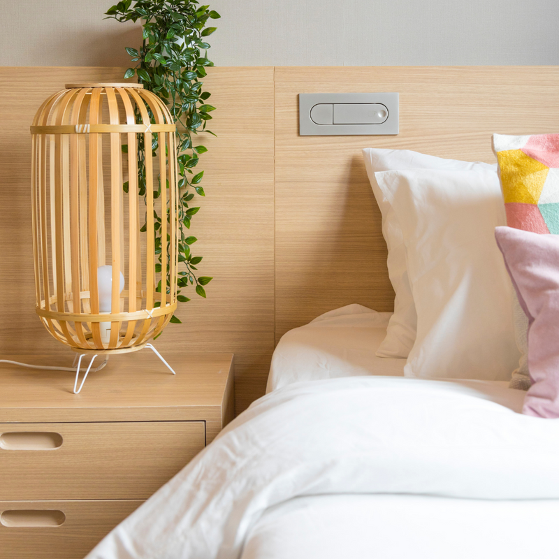 Choosing the right bedside lamp for your room