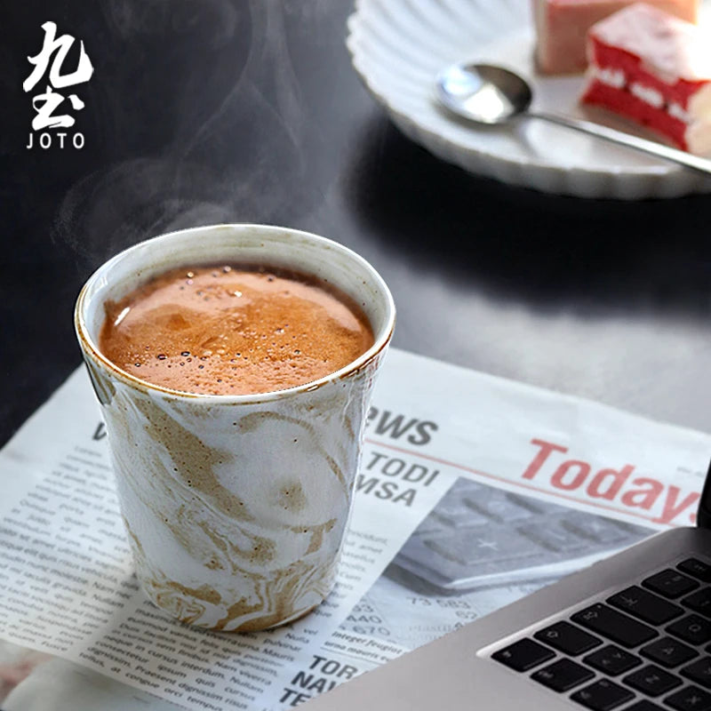 Tasse ceramique motif torsade fait main pratique