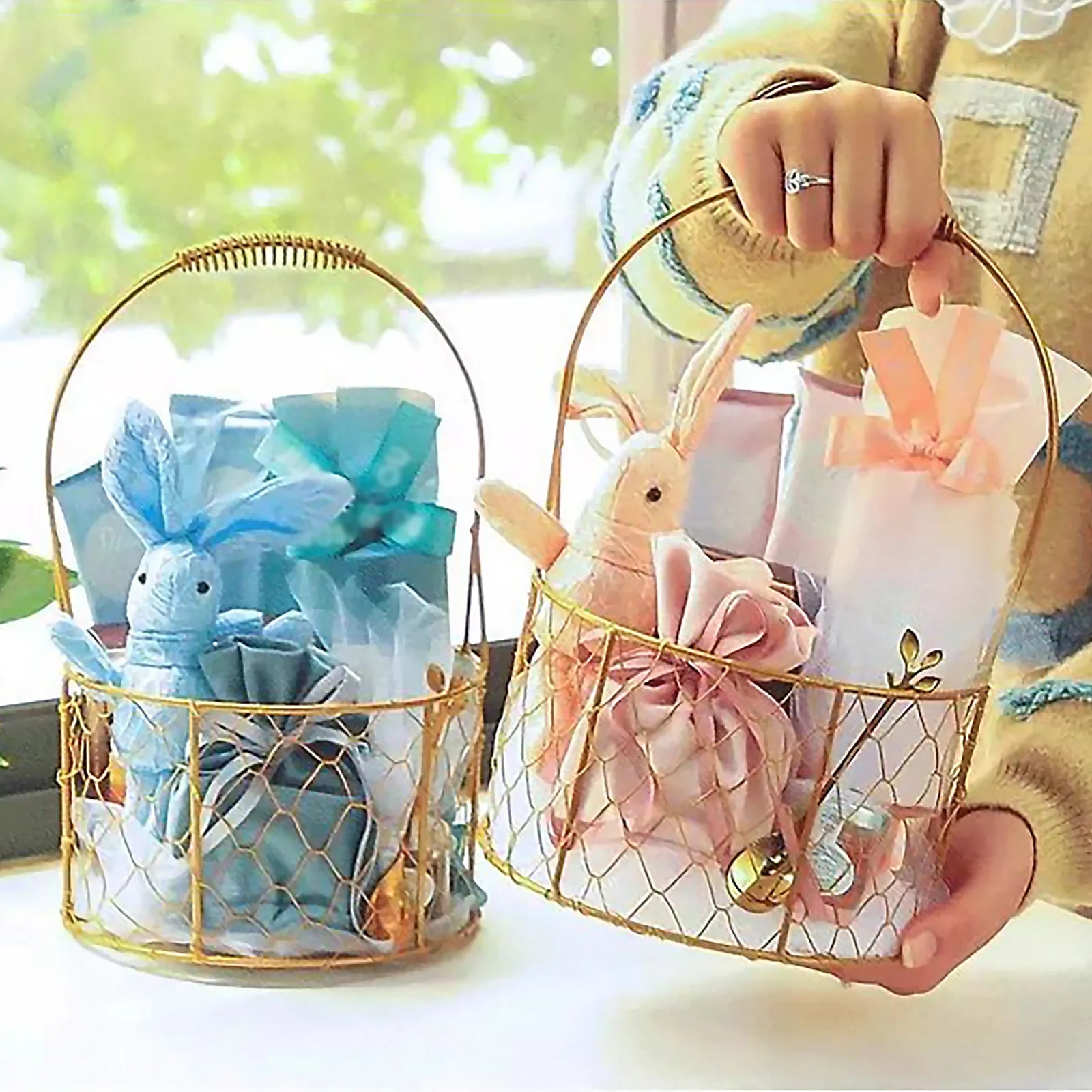 panier de fleurs art métal doré fait main décoration avec poignées - vue 3 sur 8