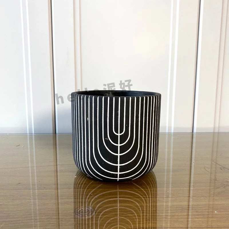 moule en silicone pour pot de fleurs en béton fait maison