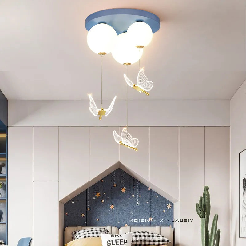 Plafonnier simple et moderne avec boule papillon romantique - vue 5 sur 9