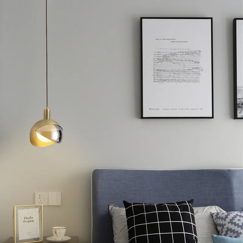 suspension LED en métal doré idéale pour décoration intérieure - vue 5 sur 7