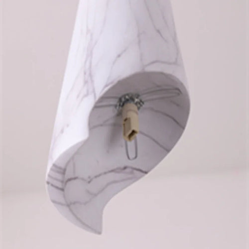 Suspension moderne nordique en fil de fer minimaliste pour comptoir en marbre