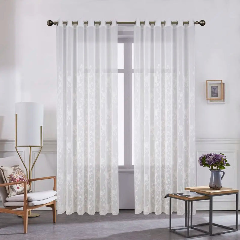 Voilage brodé fleurs festonné style classique romantique fenêtre