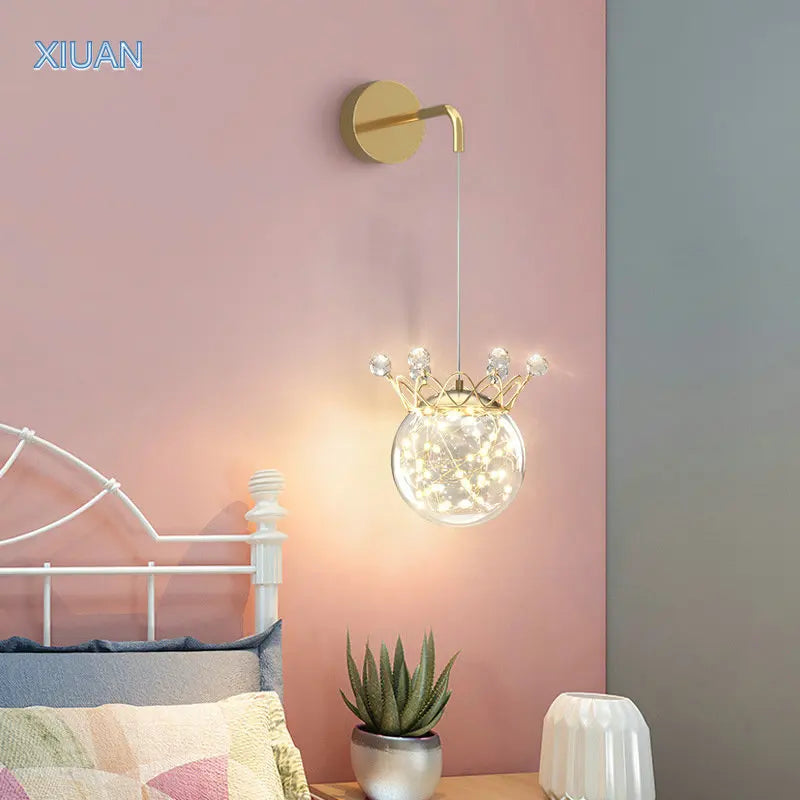 applique murale en forme de couronne de cristal avec gypsophile