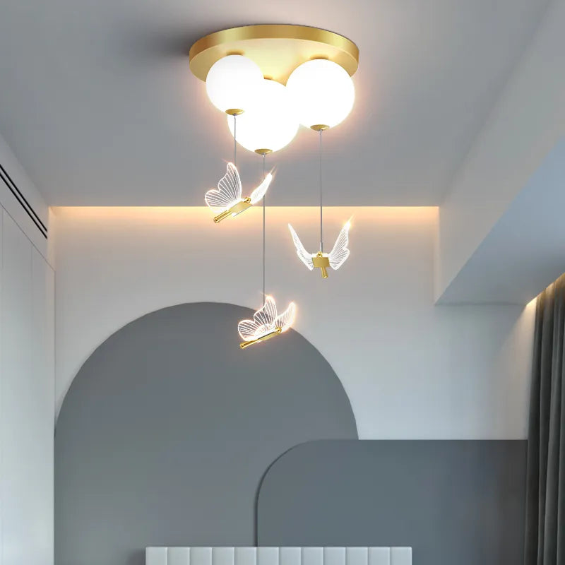Lampe de chambre simple et moderne avec boule papillon plafonnier chaud et romantique pour chambre d'enfant suspension lumière intérieure