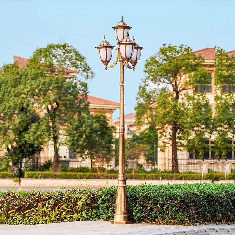 lampe de jardin européenne à quatre têtes étanche pour extérieur