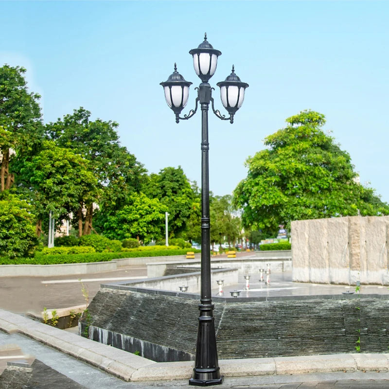 lampe de jardin européenne à quatre têtes étanche pour extérieur