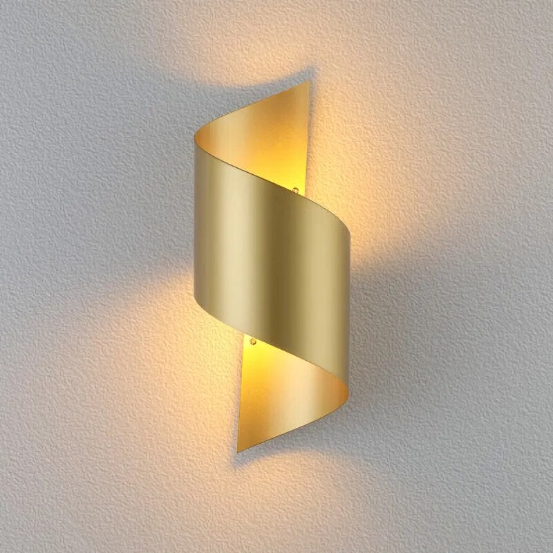 Applique murale LED design dorée moderne
