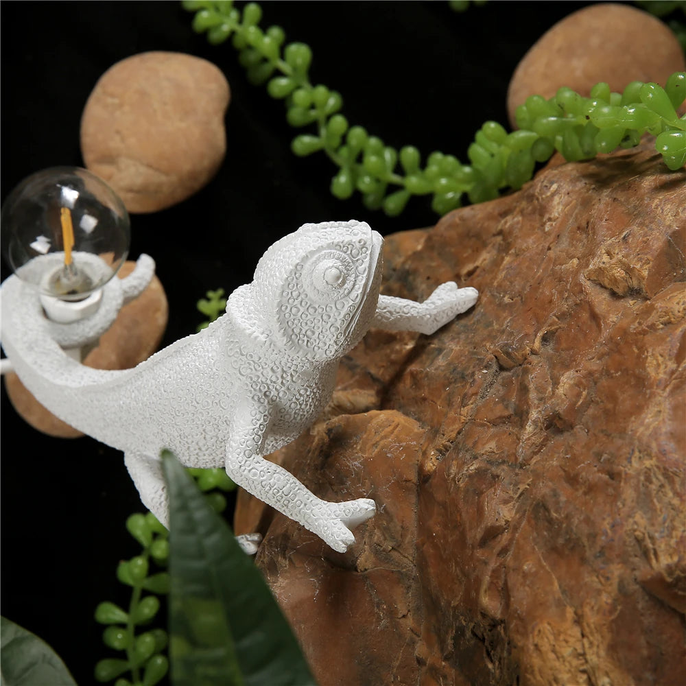 lampe de table led mignon lézard nordique en résine - vue 4 sur 11