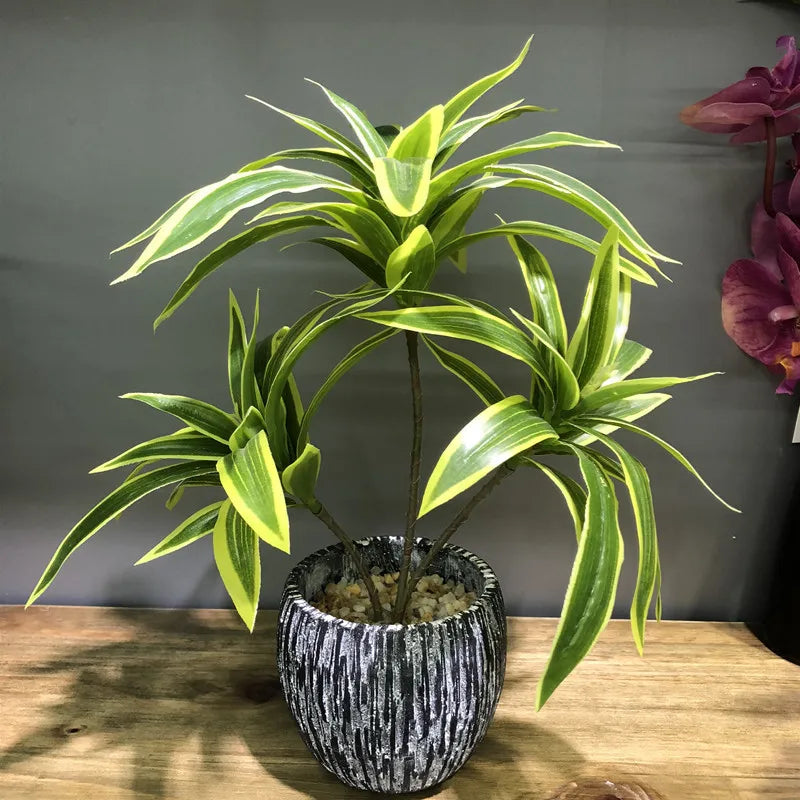 plante tropicale artificielle à trois têtes en pot décoratif - vue 3 sur 8