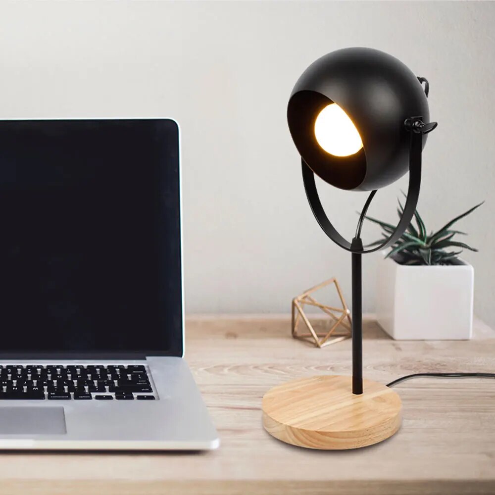 Lampe de table bois nordique et métal à intensité variable - vue 3 sur 14