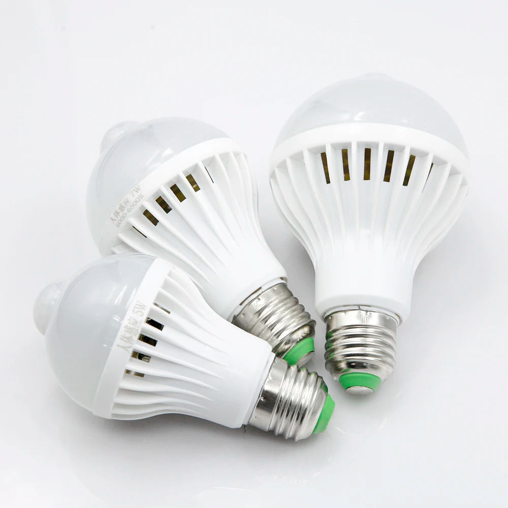 capteur de mouvement infrarouge avec lampe à led intelligente - vue 3 sur 6