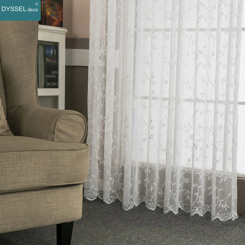 Rideau transparent brodé motif floral style rétro salon