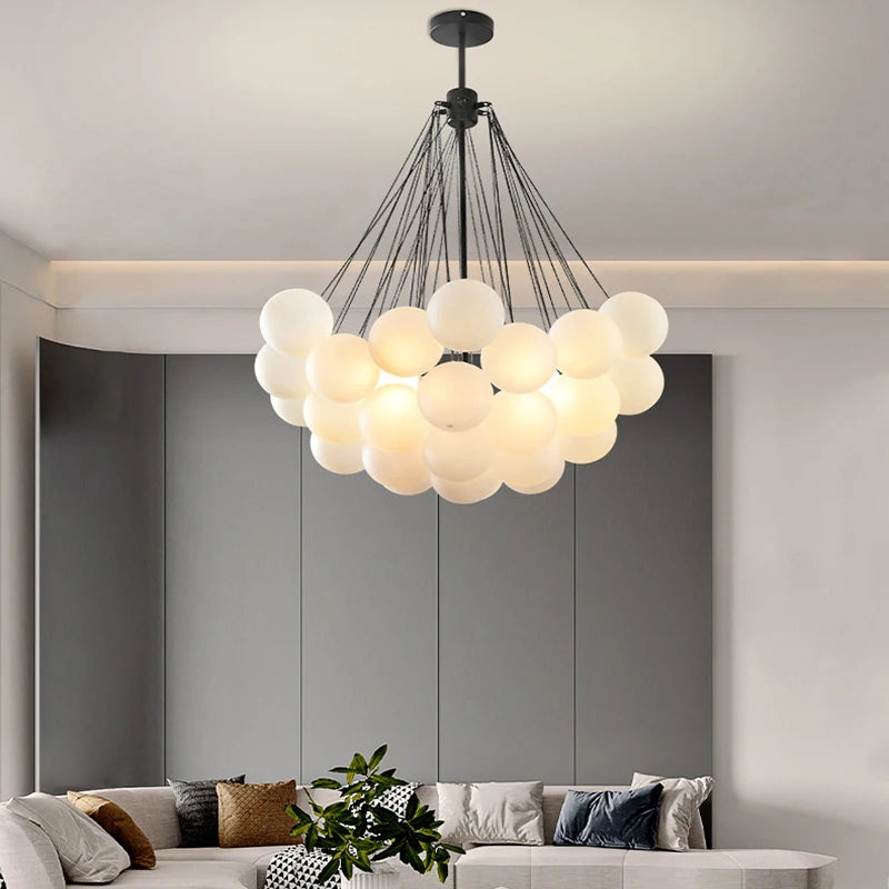 lustre à bulles de verre design nordique pour un intérieur moderne - vue 4 sur 10