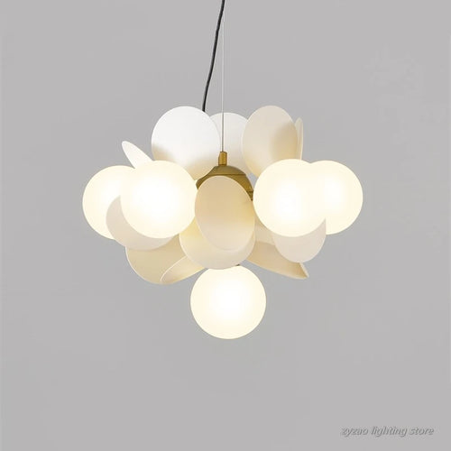 suspension à led design nordique avec fleurs décoratives en acrylique - vue 3 sur 24