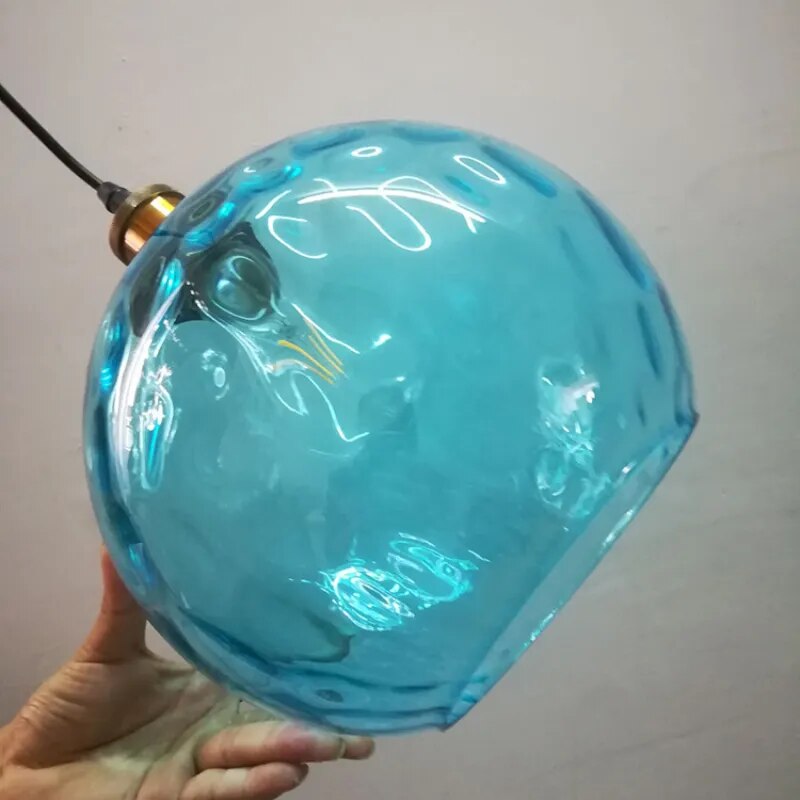 Suspension LED en forme de boule de verre au design moderne