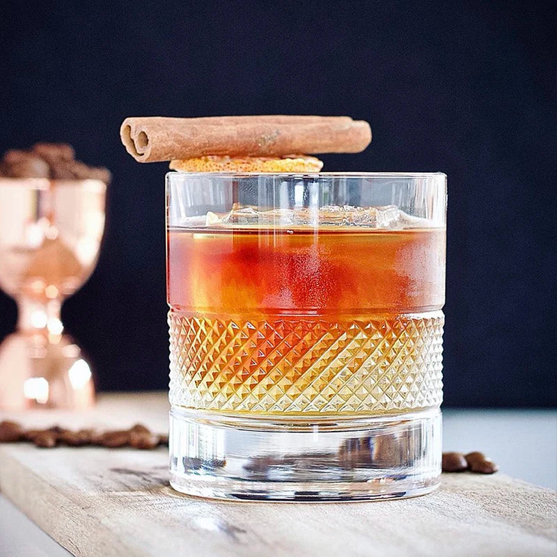 Verres a whisky old fashioned relief epais elegants - vue 5 sur 7