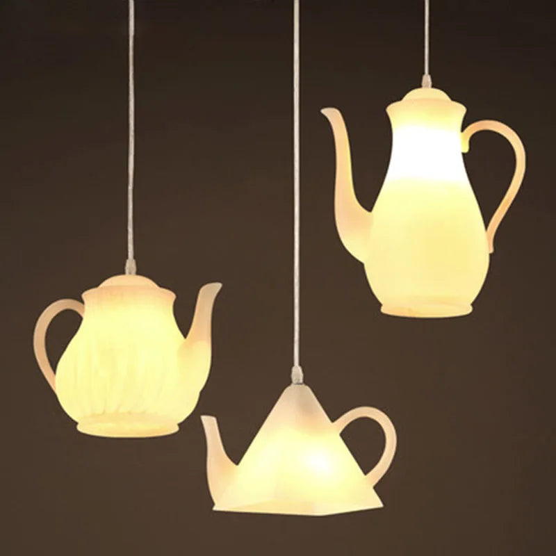 Suspension en résine avec tasse de thé et théière