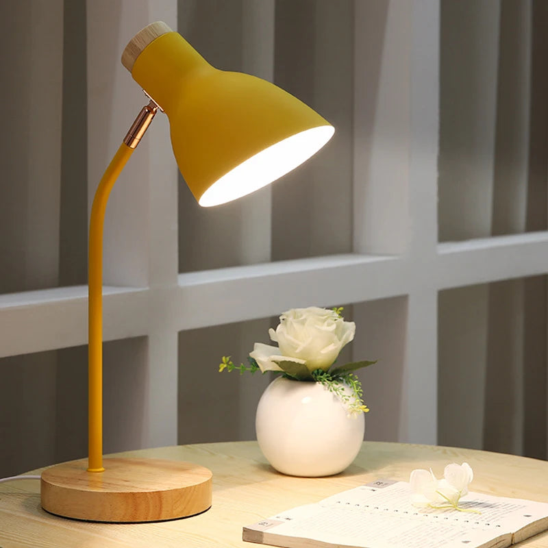 lampe de table led en bois et fer art nordique protection des yeux
