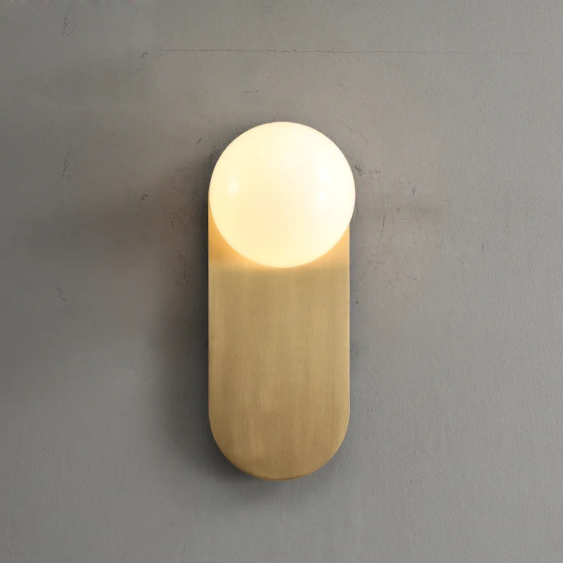 applique murale nordique dorée en cuivre avec boule de verre led - vue 4 sur 6