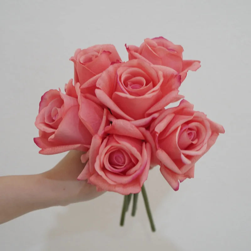 bouquets de roses artificielles réalistes pour décorations variées