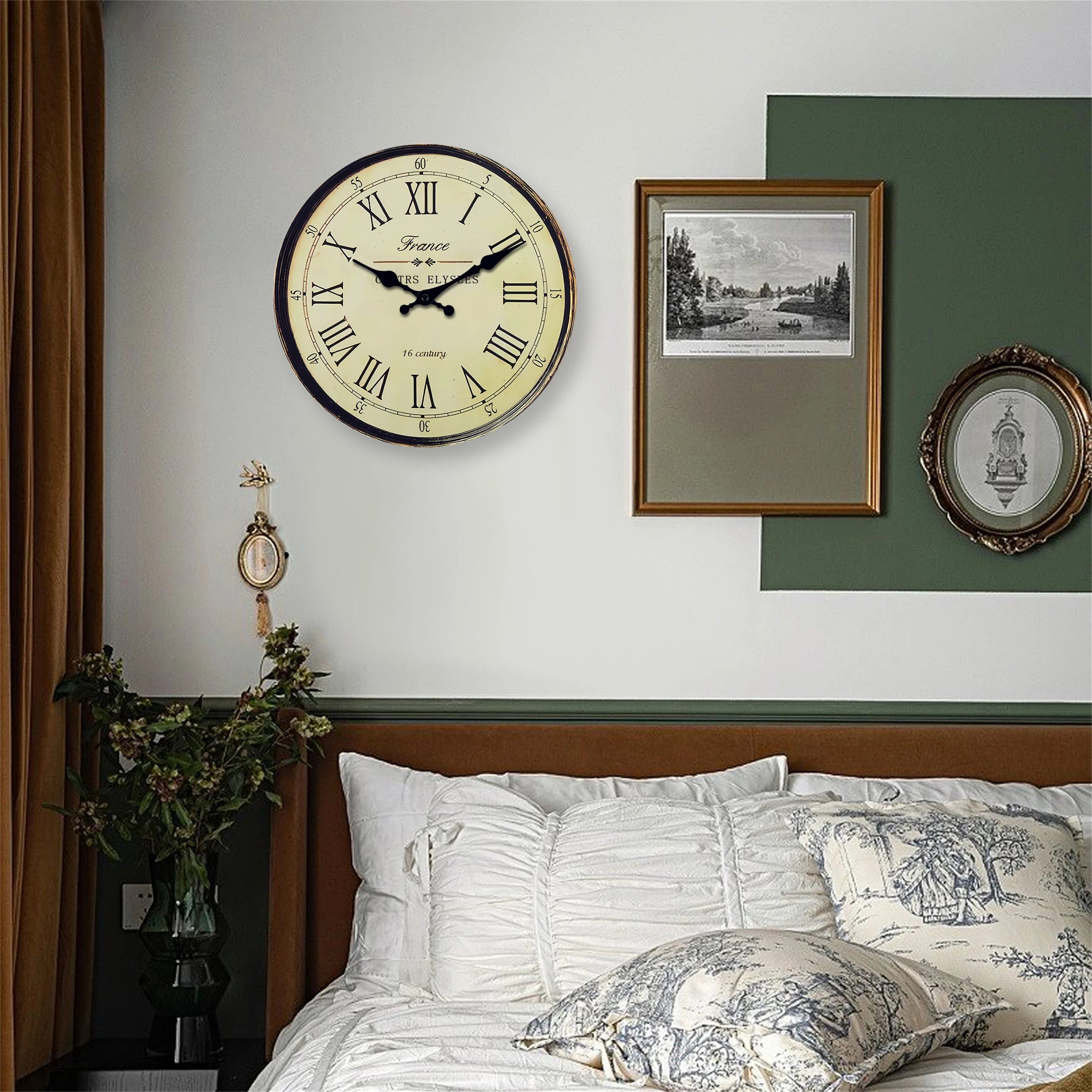 horloge murale en bois style XVIe siècle décoration maison silencieuse - vue 6 sur 7