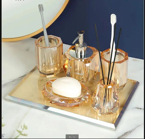 ensemble de produits de toilette en cristal et verre - vue 2 sur 18