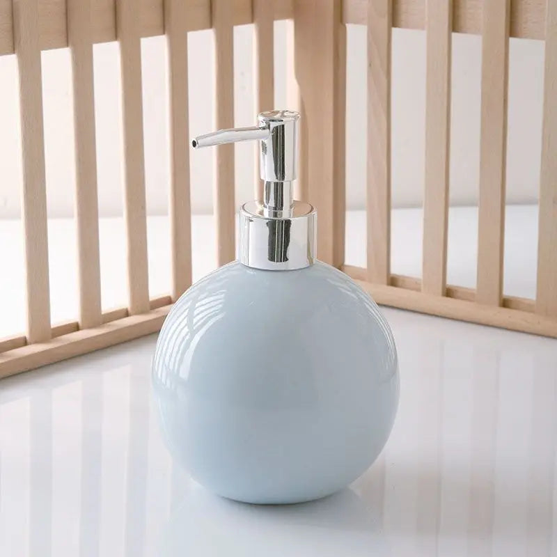 bouteille de gel douche et savon pour les mains accessoires de salle de bain