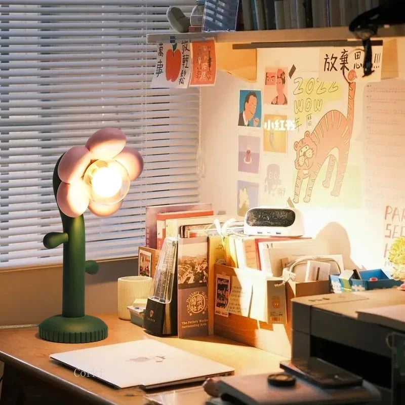 lampe à poser en résine fleurs roses décoratives pour intérieur - vue 5 sur 7
