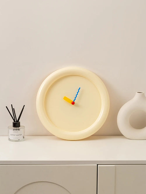horloge murale style memphis pour décoration intérieure - vue 5 sur 10