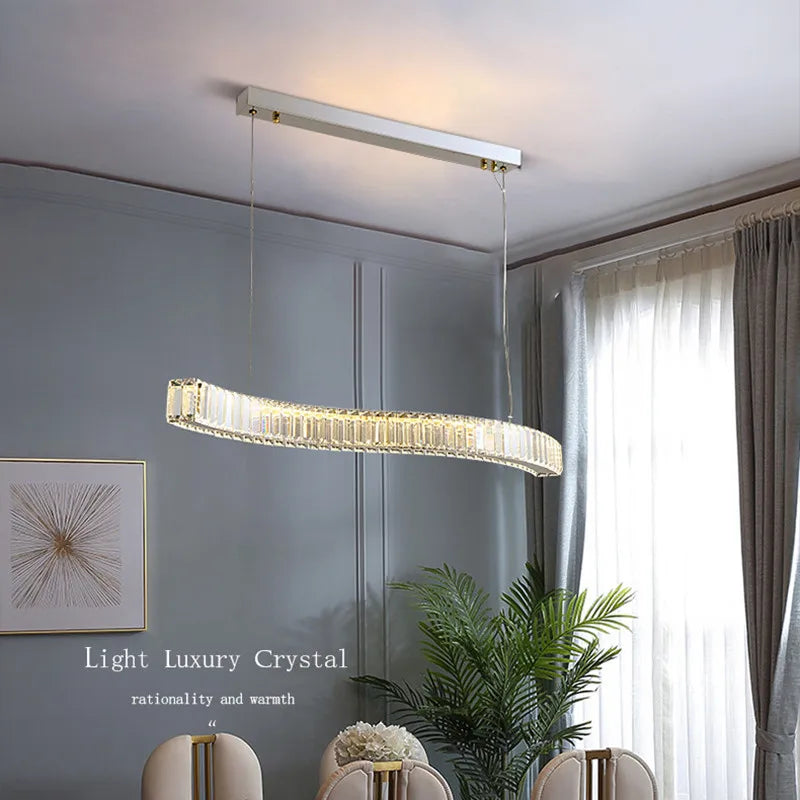 lustre moderne en acier avec cristaux et lumières led suspendues